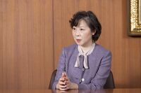 1枚の写真｢老女の後ろ姿｣が世界に発した警告 石井妙子氏はなぜ『魂を撮ろう』を書いたのか