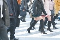 ジーンズ離れが直撃　 カジュアル衣料大崩れ