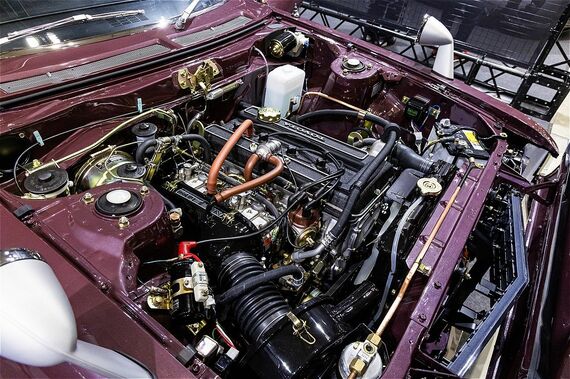 セリカ リフトバック 1600GTに搭載されている水冷直列4気筒DOHCの2T-Gエンジン