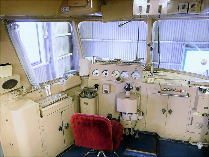 運転室内は広々としている