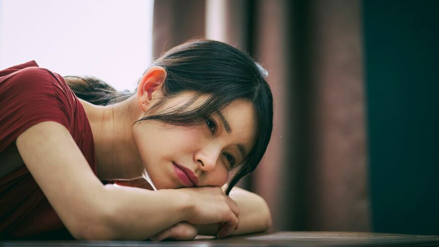 ストレスを抱える女性