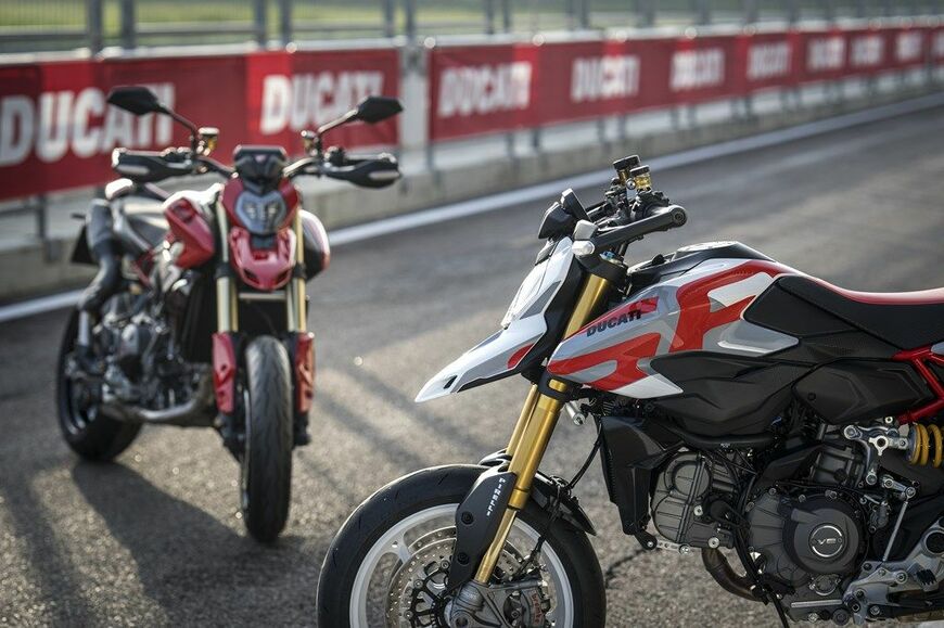 ドカティの新型バイク「ハイパーモタードV2/SP」（写真：DUCATI）