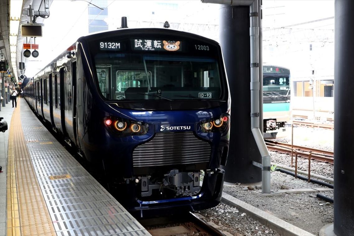 9月2日、新宿駅に初めて乗り入れた相鉄の車両