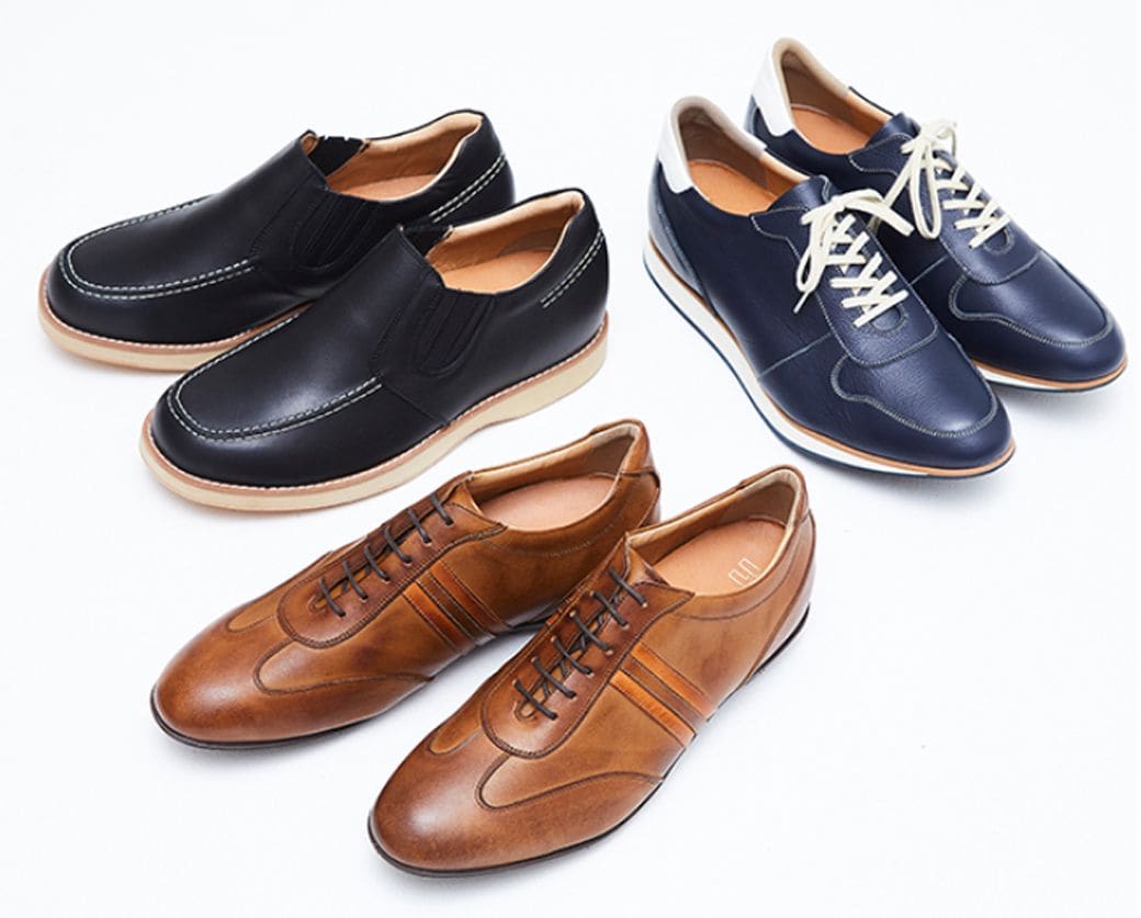 北嶋製靴のヒールアップシューズ。フォーマルな革靴だけでなく、カジュアルなタイプも多くあり、ファッションに合わせていろいろ選べる（写真：北嶋製靴）