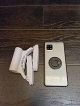 スマホと同じくらいの大きさのため、パンツのポケットにも入る（著者撮影）