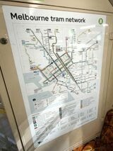 トラム車内に掲げられている路線図。南半球最大の路線網（筆者撮影）