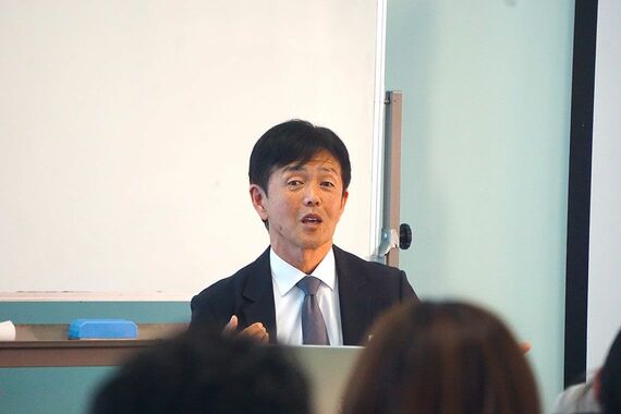 川口市立北中学校の前校長の岡安孝文氏