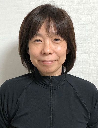 喜田 悦子（きだ えつこ）通称タエさん。大阪府堺市出身。高校の美術科を卒業して就職後、アルバイトを経て結婚し、主婦に。現在は株式会社TOEZ ベビーパークで英語育児部門統括責任者を務める
