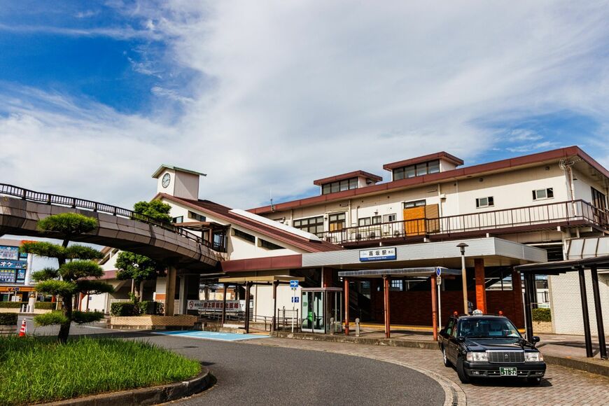 高坂駅西口。立派なロータリーが設けられている（撮影：鼠入昌史）