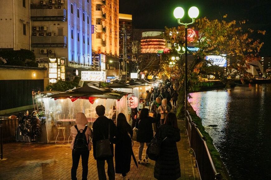 福岡の名物として真っ先に名前が上がる屋台だが……!? （写真：福岡県観光連盟提供）