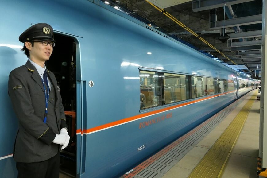 小田急ロマンスカー車掌