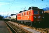 オーストリアの電気機関車に牽引されて走る「ノスタルジー・イスタンブール・オリエント・エクスプレス（NIOE）」（筆者撮影）