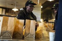 米国の高級バーガーが過熱､7000円も登場 新鮮な肉を使ったグルメバーガーが人気化