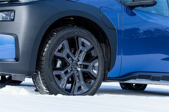 タイヤは、横浜ゴムのスタッドレスタイヤ「アイスガード」を装着