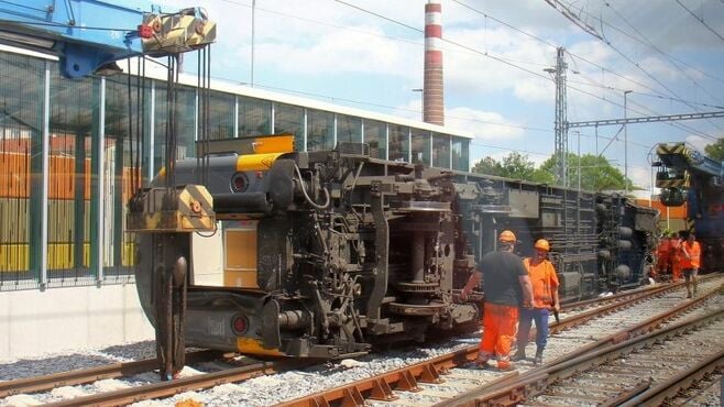 衝突事故で｢1両だけ大破｣､欧州鉄道の隠れた課題