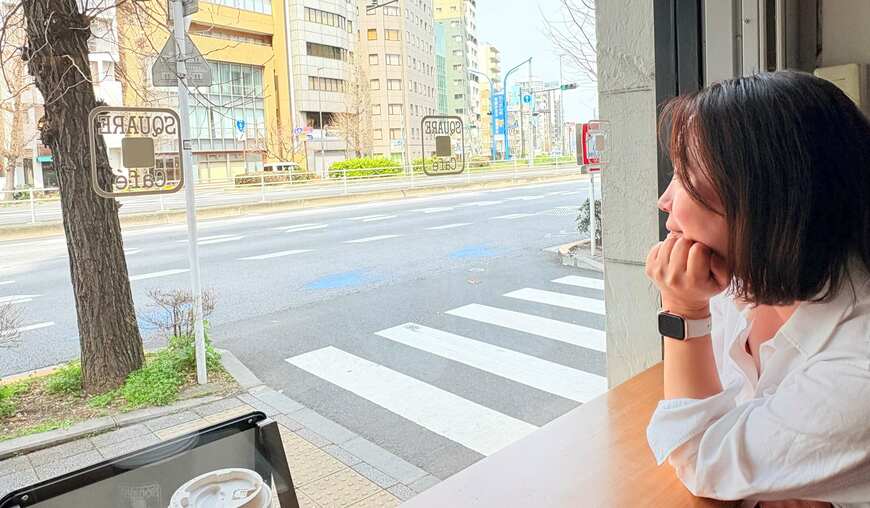 自宅近くのカフェにて（写真：筆者撮影）