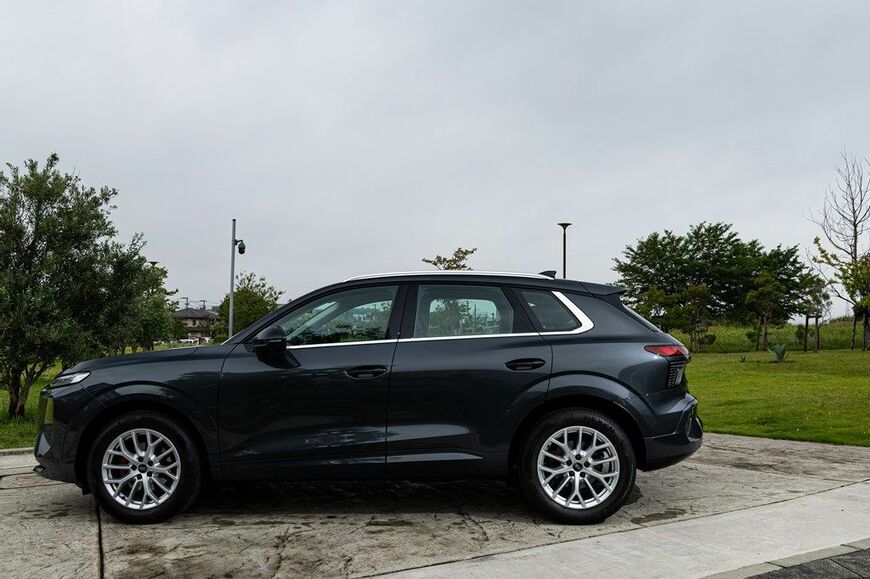 3代目にフルモデルチェンジしたアウディの新型「Q3」（写真：三木 宏章）