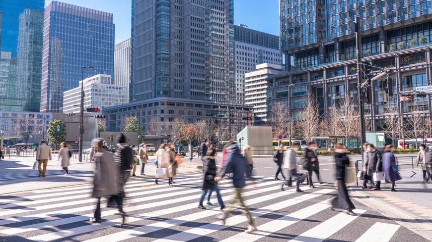 在宅勤務からフル出勤に切り替わったことで、心身の健康を崩す人も……。（写真：まちゃー／PIXTA）この記事の画像を見る(◯枚)