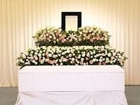 葬式は必要か、それとも不要か--ブラックボックス化した葬儀業界に一石を投じる動きも