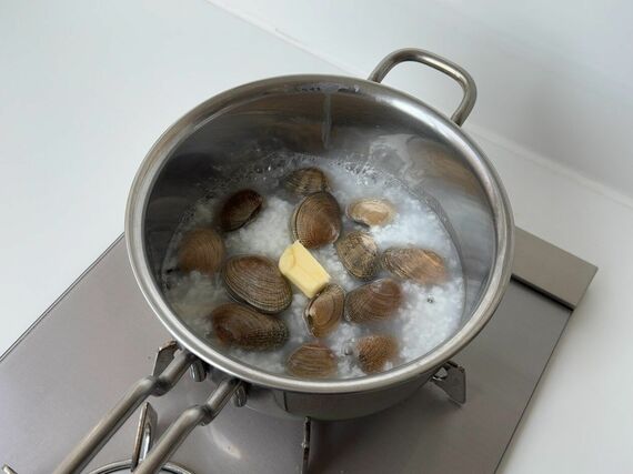 バターを落とすと、一気に洋のおもむきに