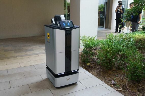 宅配中のロボットの様子