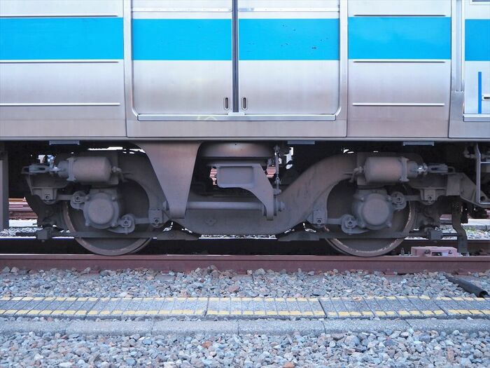 先頭車両（1754）の台車
