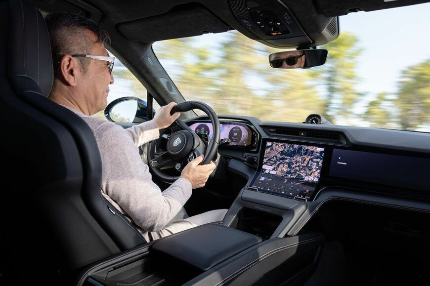 スペインで開催されたポルシェ新型EV「カイエン・エレクトリック」国際試乗会の様子（写真：Porsche AG）