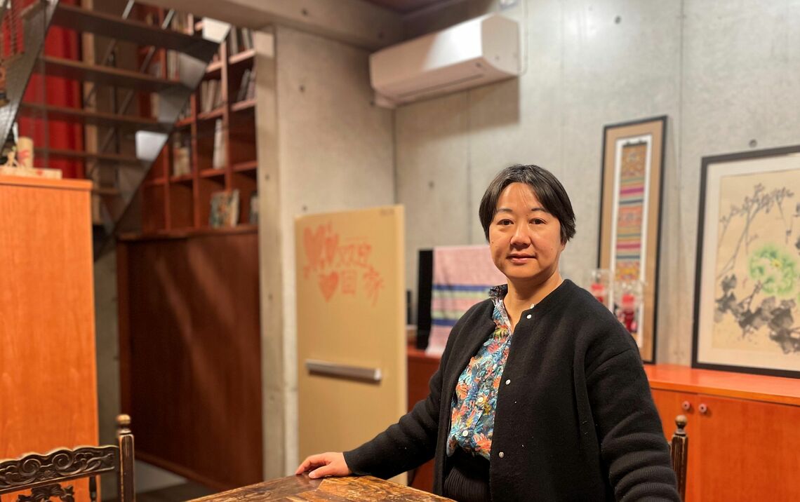 自宅の一部を開放し、中国の知識人を受け入れてきた東京大学大学院の阿古智子教授（写真：筆者撮影）