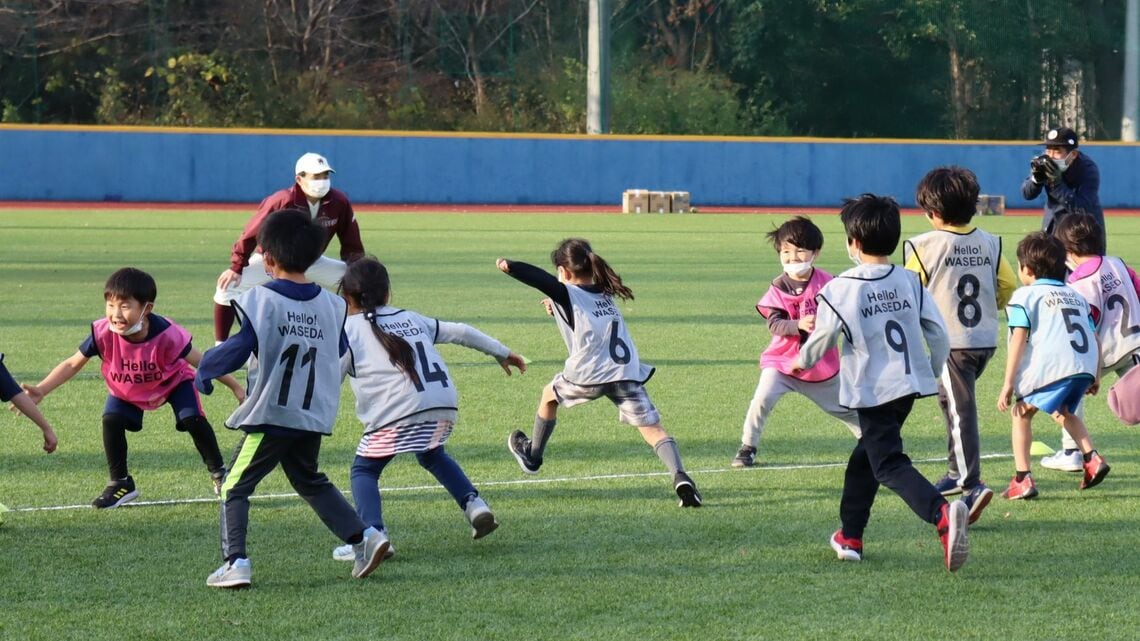 早稲田大学野球部OB会が野球場を子供たちの「遊び場」として開放した（写真：筆者撮影）