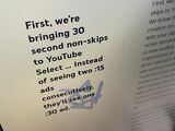 30秒広告の導入を発表するYouTubeのオフィシャルブログ（写真：編集部撮影）