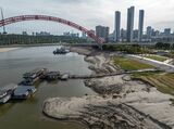 一部干上がった長江（湖北省武漢､2022年8月22日）Source: Bloomberg