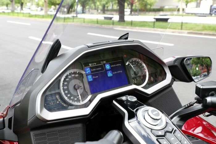 メーター周り。AppleCarPlayはモニターに表示