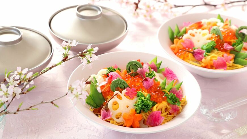 「ちらし寿司のおいしさ」を決めるものは何でしょうか（写真：Nana／PIXTA）