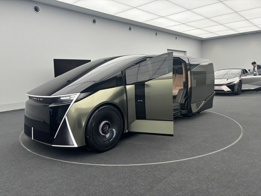 ジャパンモビリティショー2025公開の「LSコンセプト」以下、特記のない限り写真はすべてこの車両（筆者撮影）