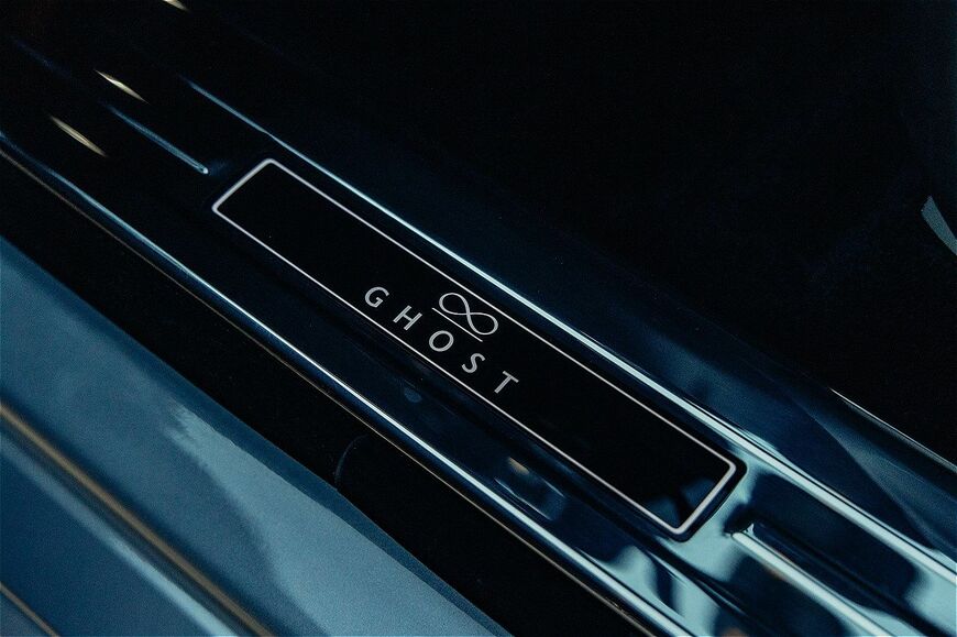 ロールス・ロイス「ブラック・バッジ・ゴースト・シリーズⅡ」（写真：ロールス・ロイス・モーター・カーズ）