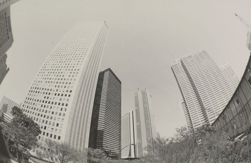 新宿・高層ビル（写真：1989年4月25日、高橋孫一郎撮影）