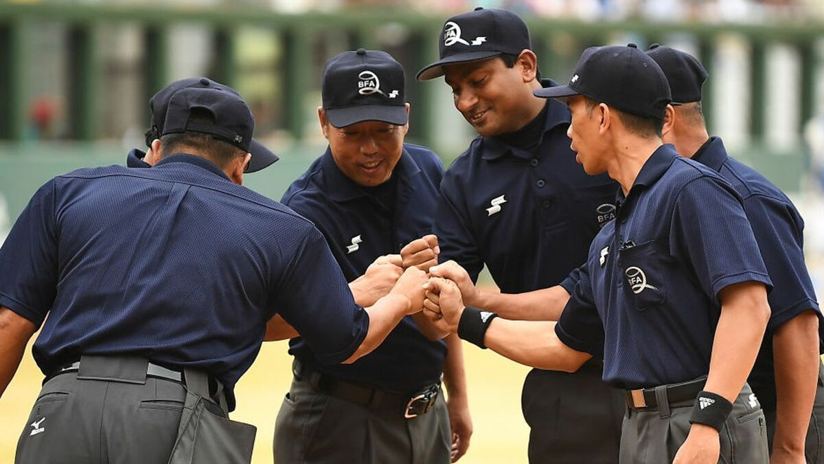月給17万円から｢プロ野球審判｣の過酷な現実 審判に転向した元選手は 