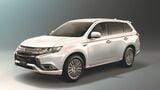 先代アウトランダーPHEV（写真：三菱自動車工業）