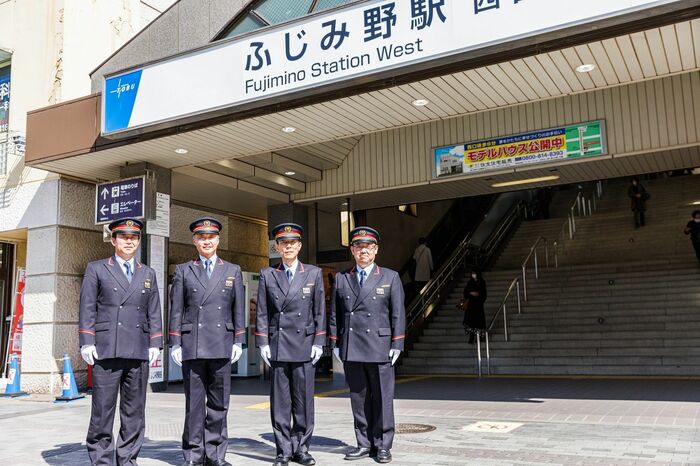 ふじみ野駅東口に並んだ和光市―ふじみ野間を