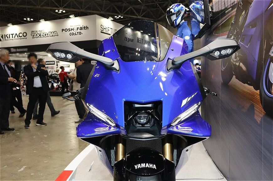 第52回 東京モーターサイクルショーに参考出品されたヤマハ「YZF-R9」（筆者撮影）