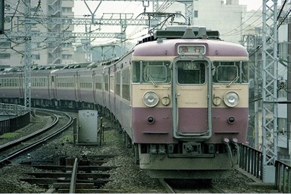 上野ーいわき間「ときわ」。常磐線はすべて交直両用車両だった（筆者撮影）