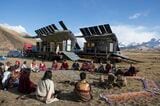 太陽光発電で1時間に50kgの廃棄物をアップサイクルできる世界初の移動式プラスチック回収処理システム「TRASHPRESSO」。チベットでも稼働した（提供：MINIWIZ 小智研發）