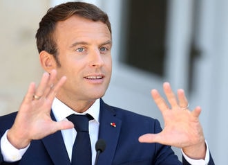 フランス大統領を襲う｢メーキャップゲート｣