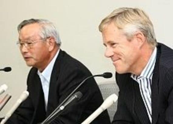 日本板硝子チェンバース社長が家庭の事情で辞任、藤本会長復帰
