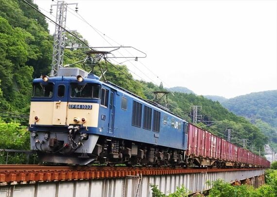 EF64 1033 伯備線 貨物列車