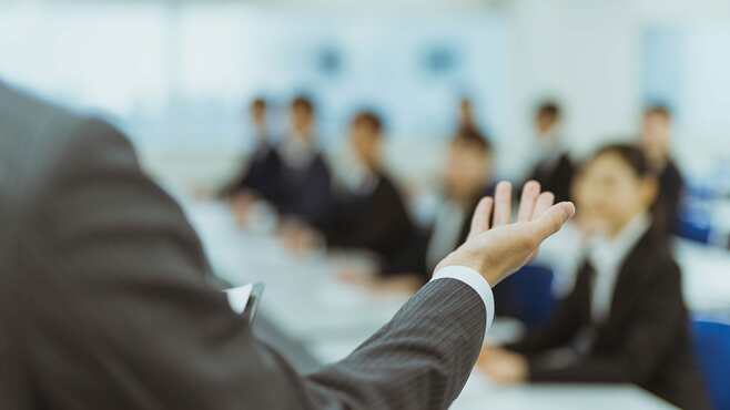教職の不人気､やりがい発信より｢不安解消｣が先