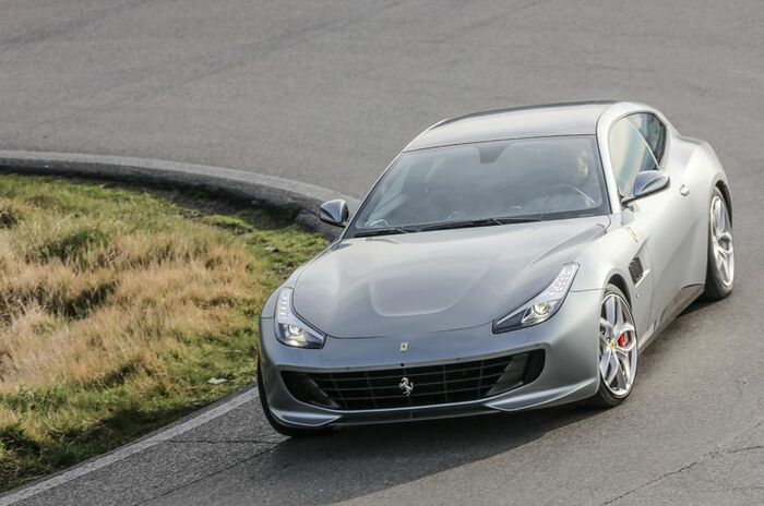 フェラーリ GTC4 ルッソT｜Ferrari GTC4Lusso T