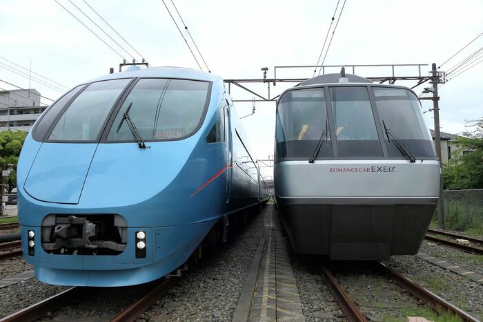 EXEαと比べると先鋭的なデザインがよくわかる