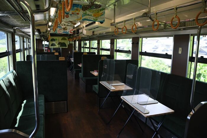「SAKU美SAKU楽」の車内