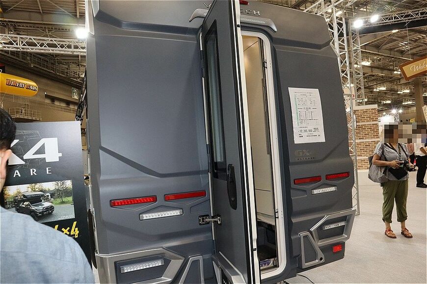 バンテックの高級キャンピングカー「アストラーレGX４」（筆者撮影）